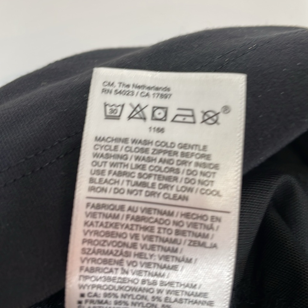 Athleta Trekkie North Jogger Size 18 Black EUC - Picture 10 of 15